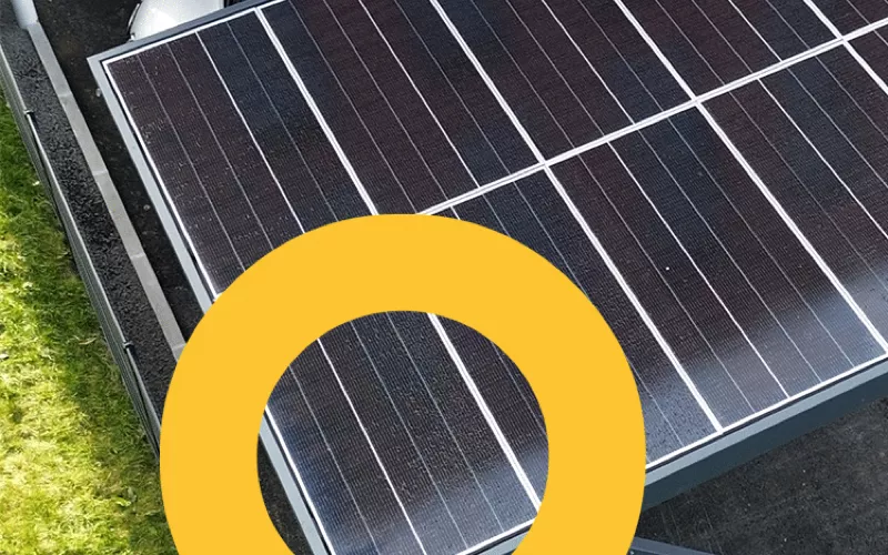 vue de dessus abris voiture solaire